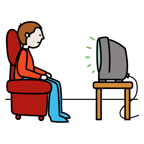 La imagen muestra a un hombre sentado en un sillón rojo mientras ve la televisión.